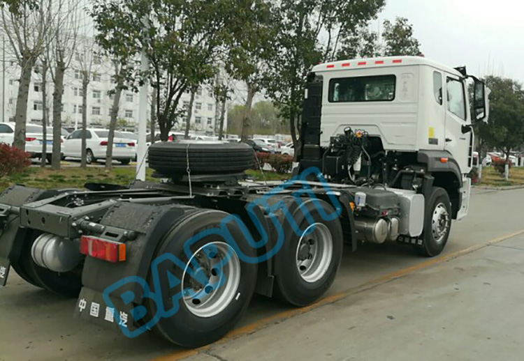 SINOTRUK tractor truck for sale