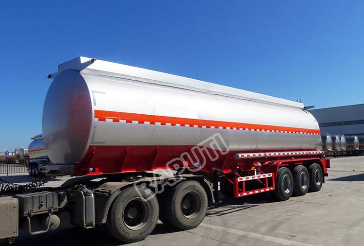 China chemical transport tanker trailer