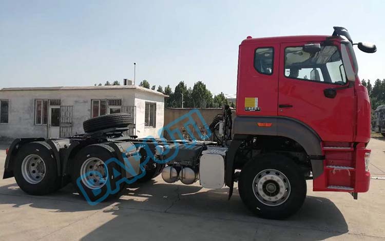 SINOTRUK 371 tractor for sale